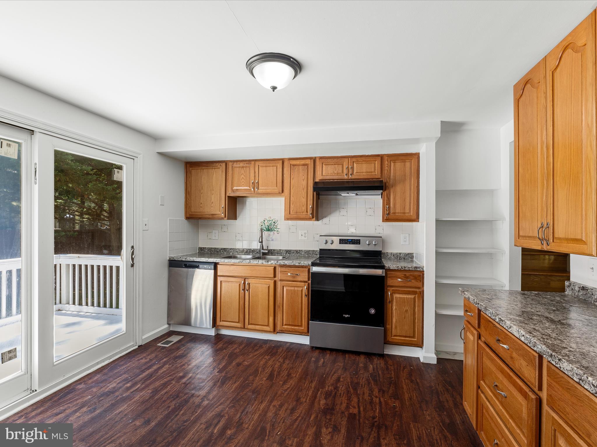 RESTON - Residential