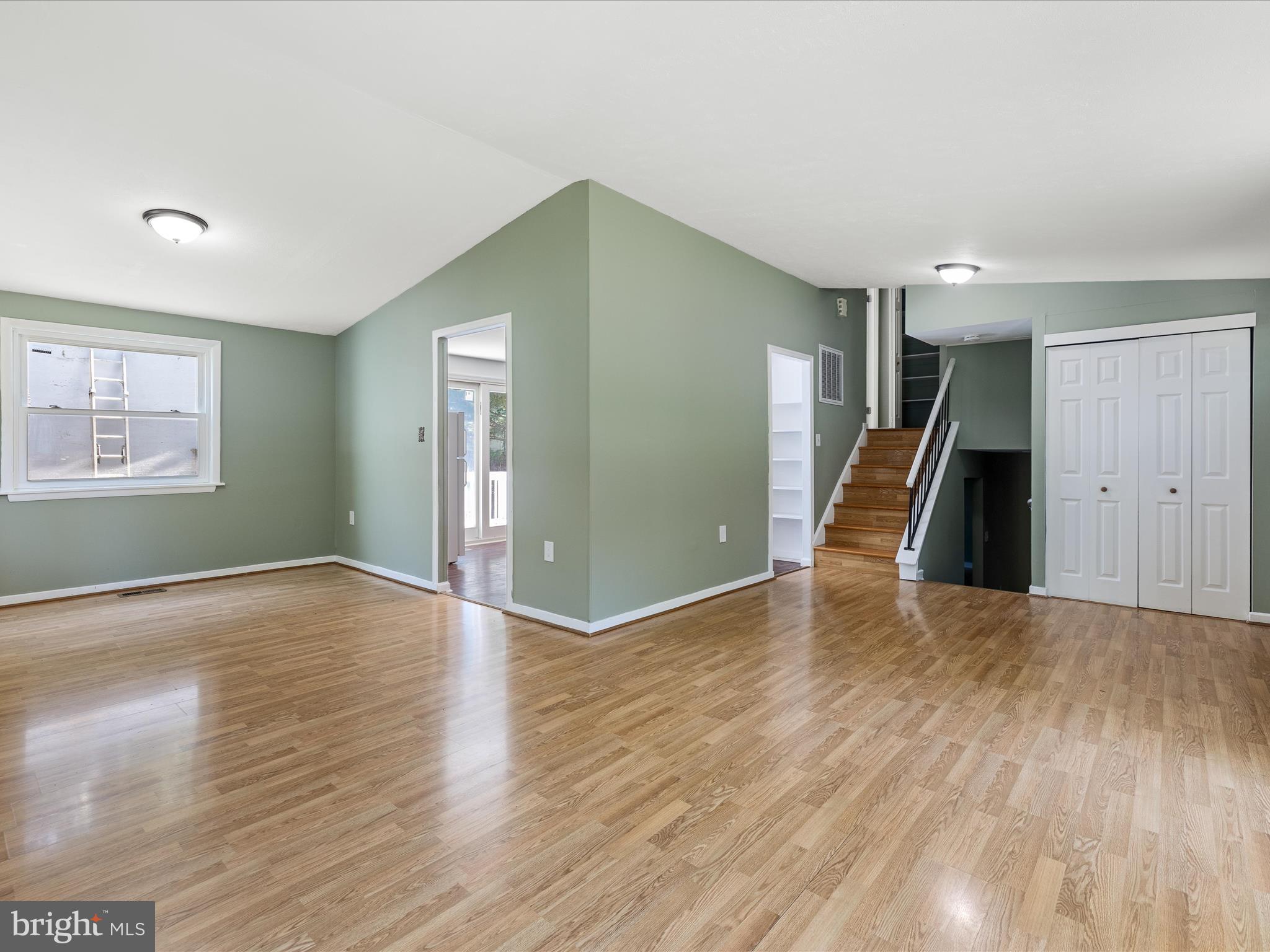 RESTON - Residential