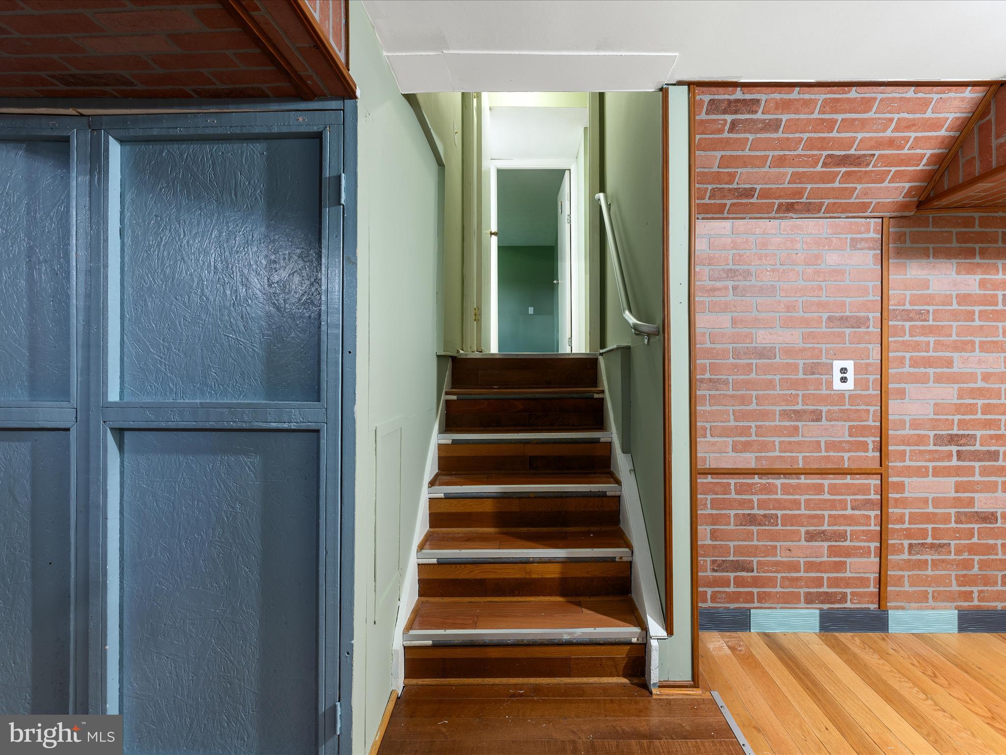 RESTON - Residential