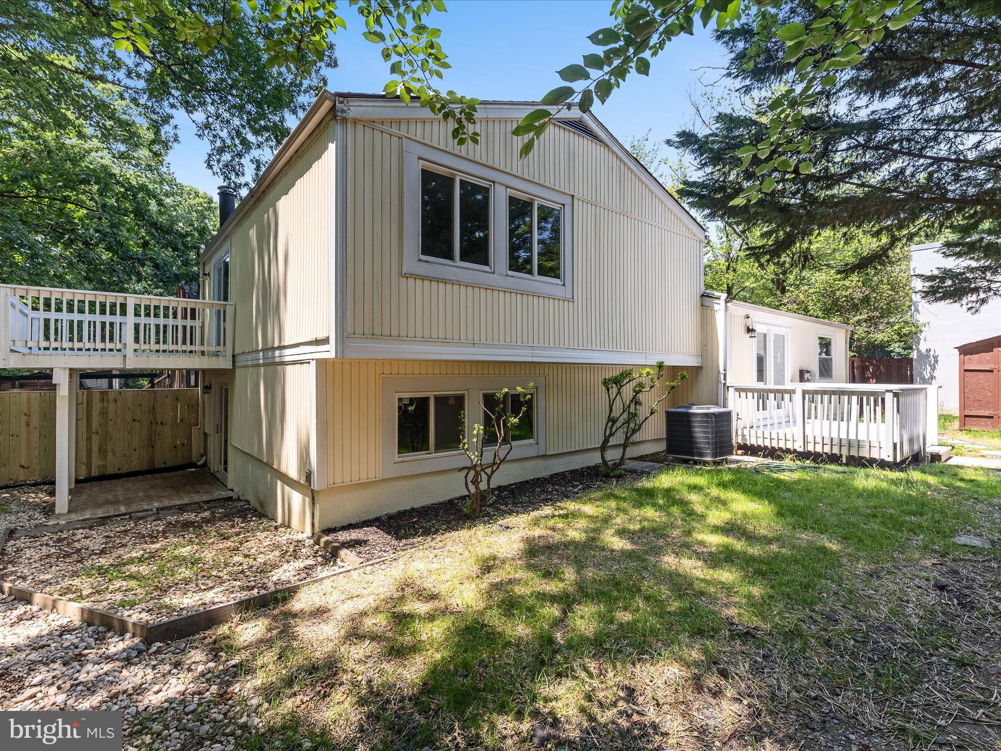 RESTON - Residential