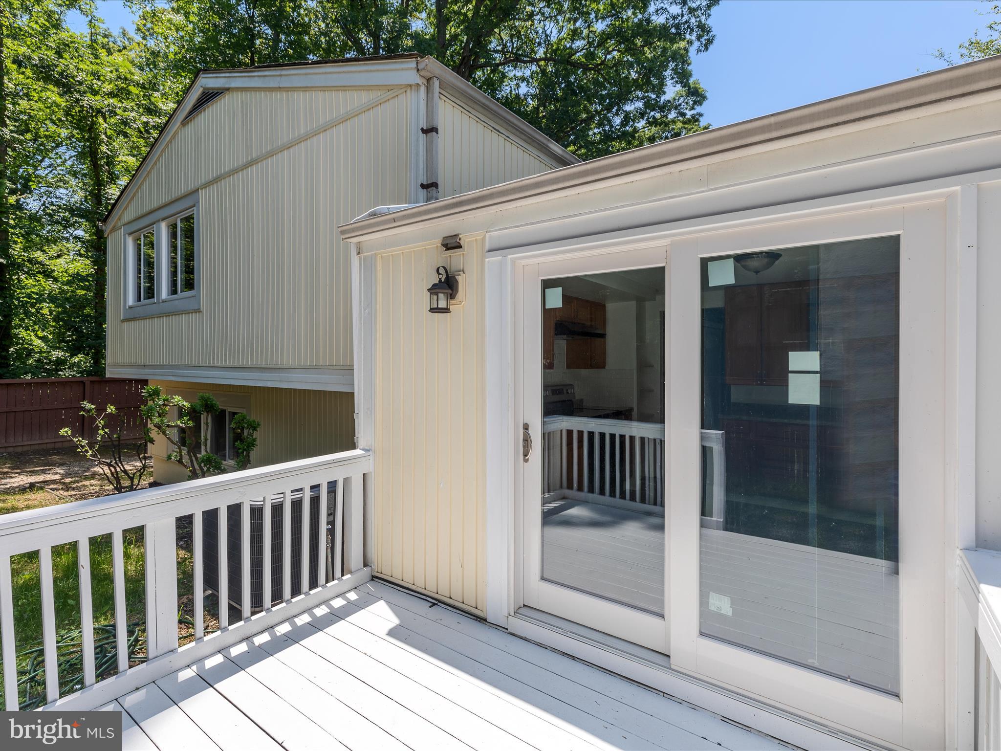 RESTON - Residential