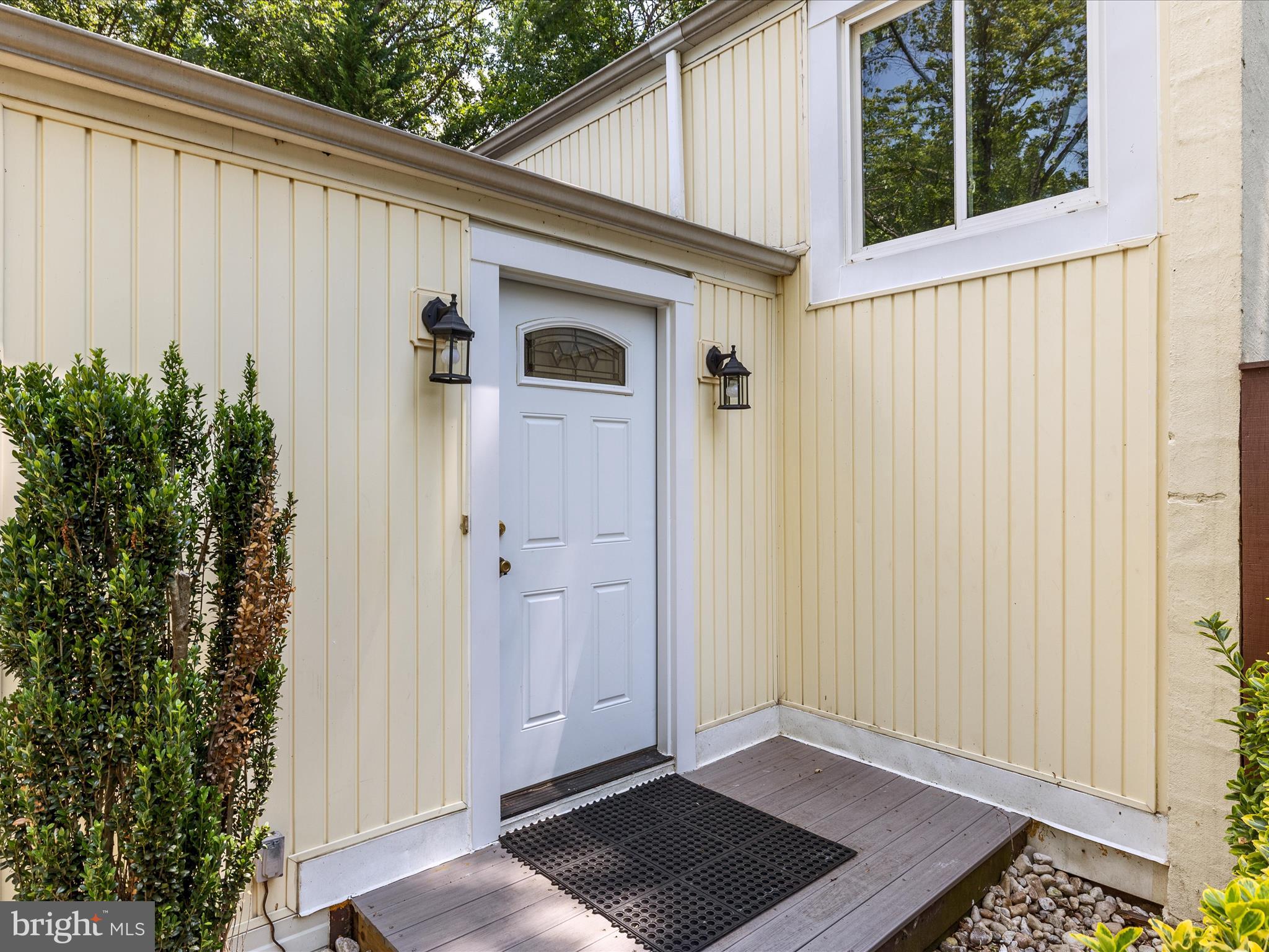 RESTON - Residential