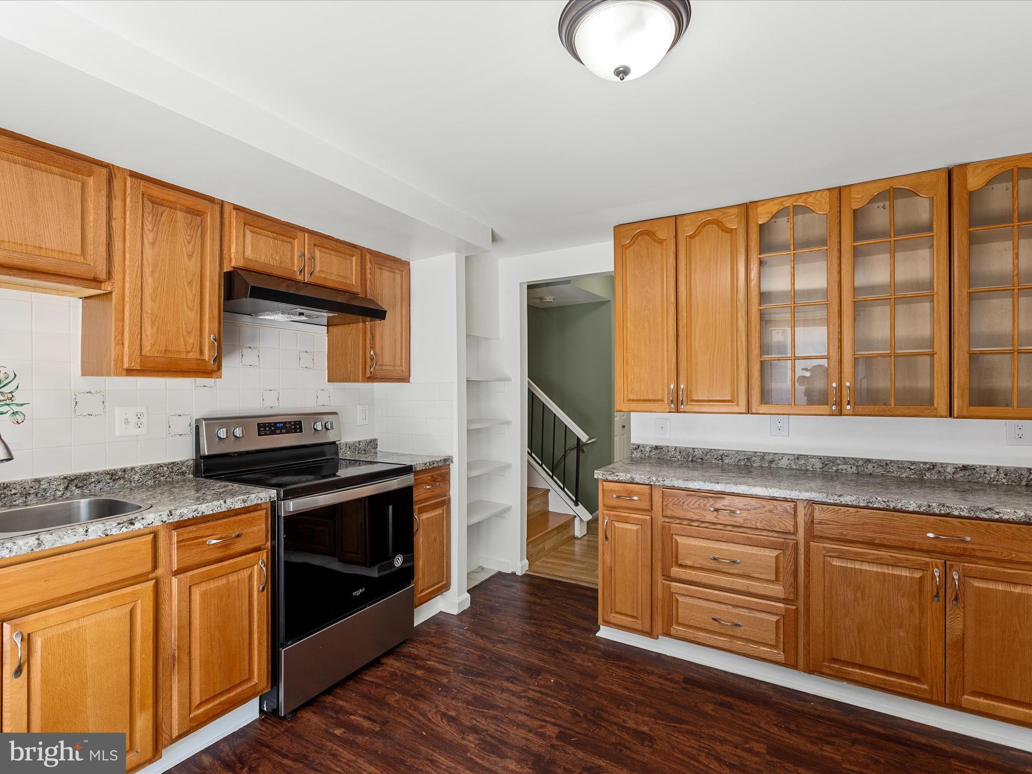 RESTON - Residential