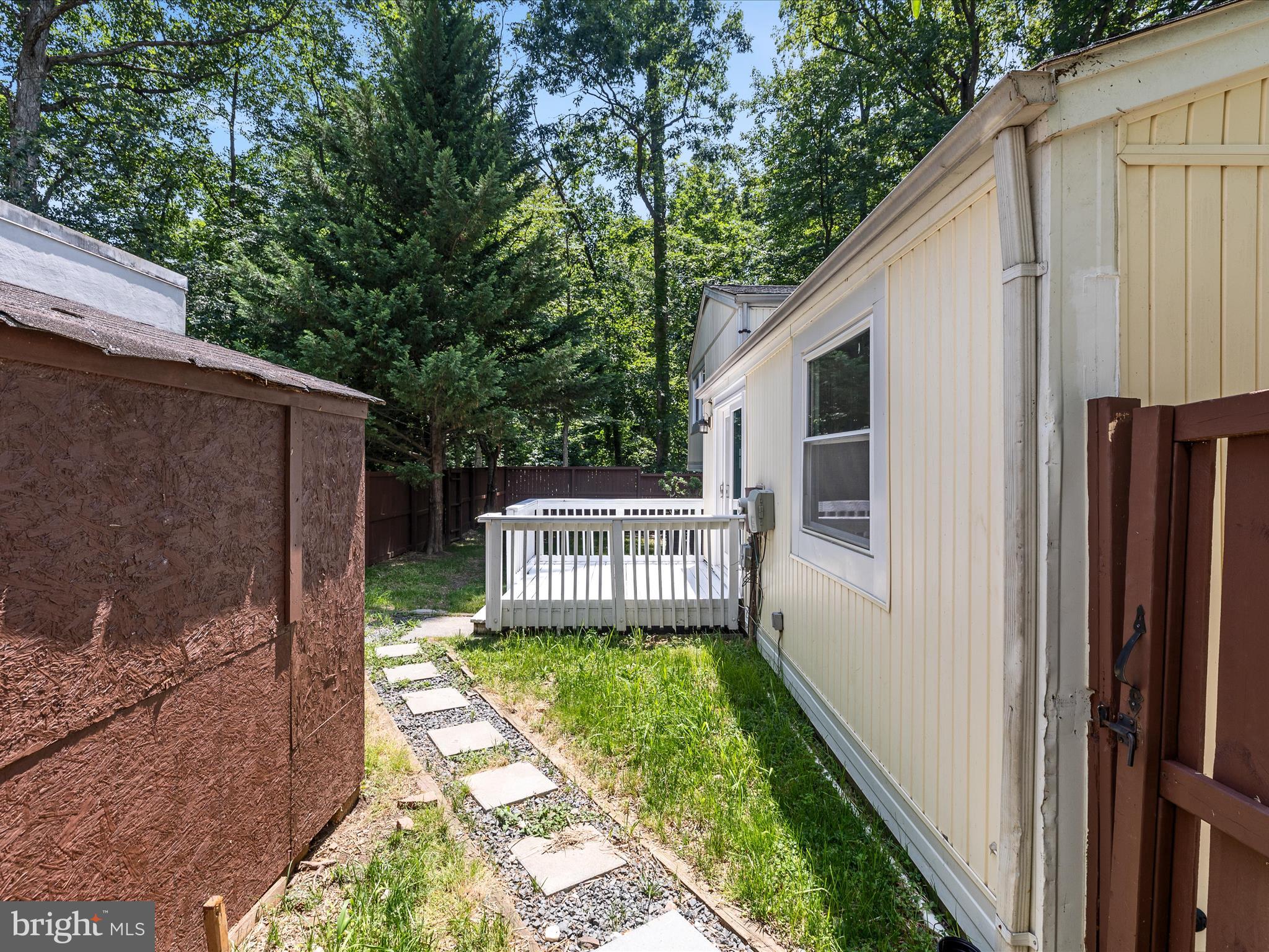 RESTON - Residential