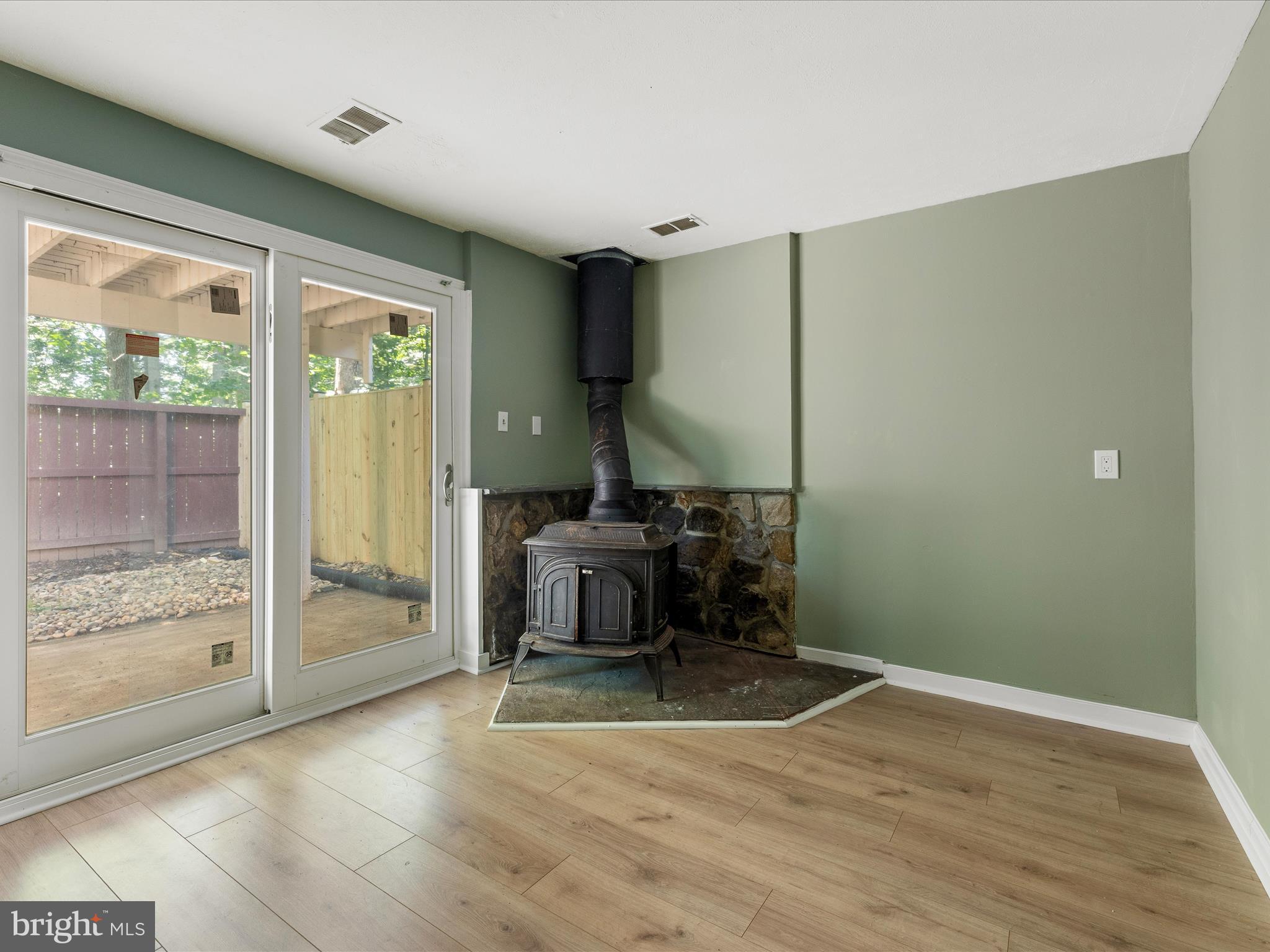 RESTON - Residential