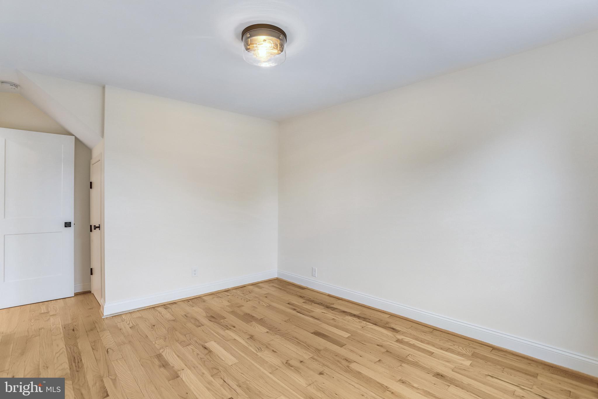 FAIRLINGTON GLEN - Residential