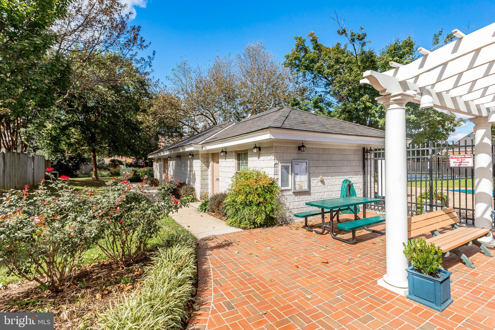 FAIRLINGTON GLEN - Residential