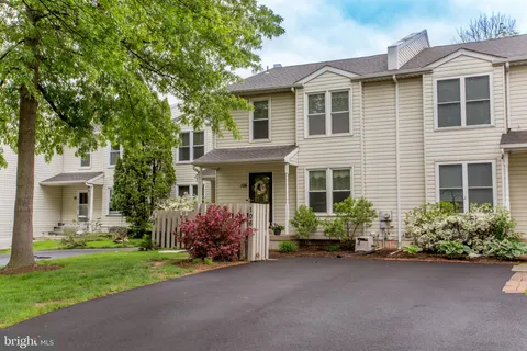 106 Pipers Place, Chalfont, PA MLS: PABU2095452