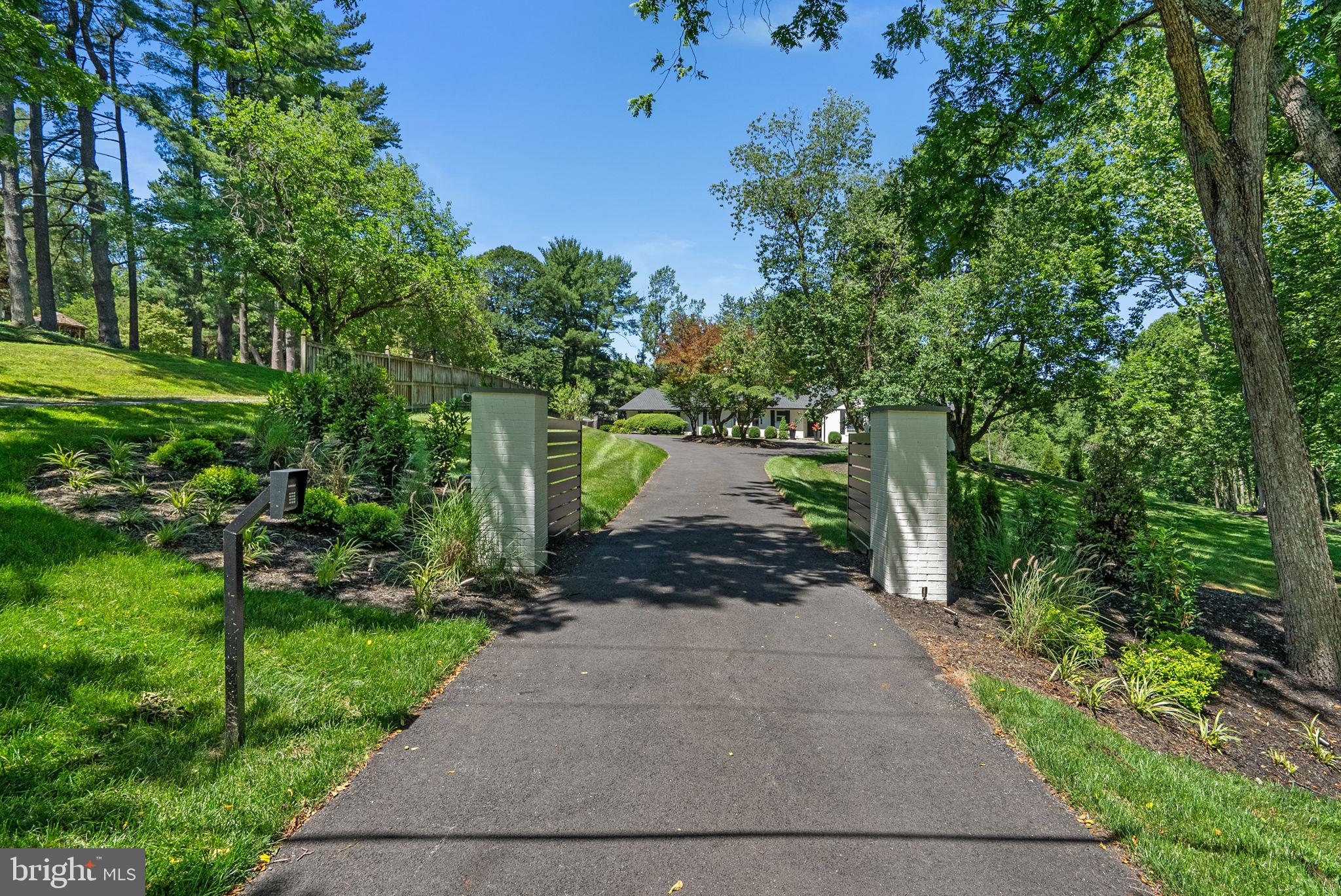 8009 EXODUS DRIVE