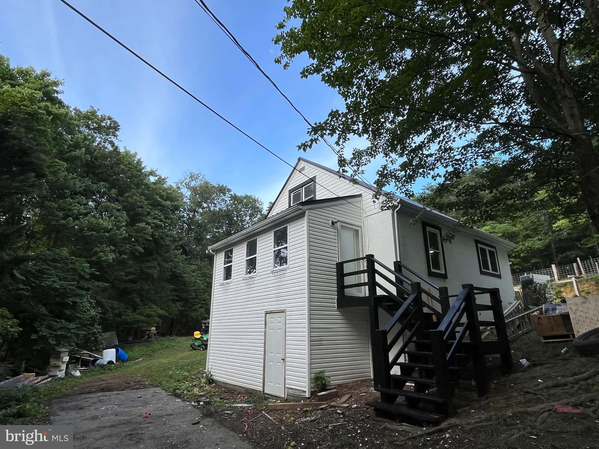 3267 VALLEY ROAD