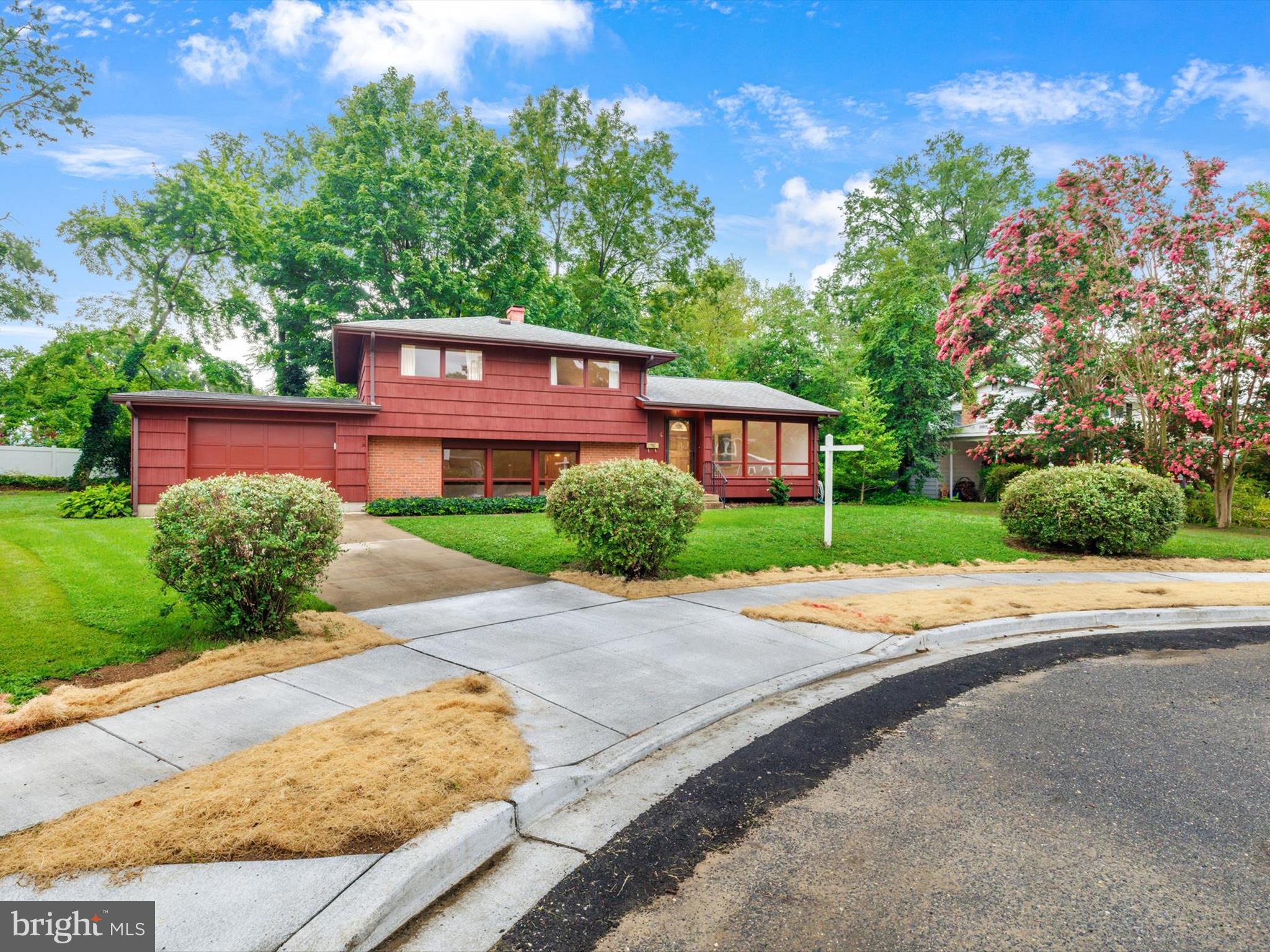 4 ANNE COURT