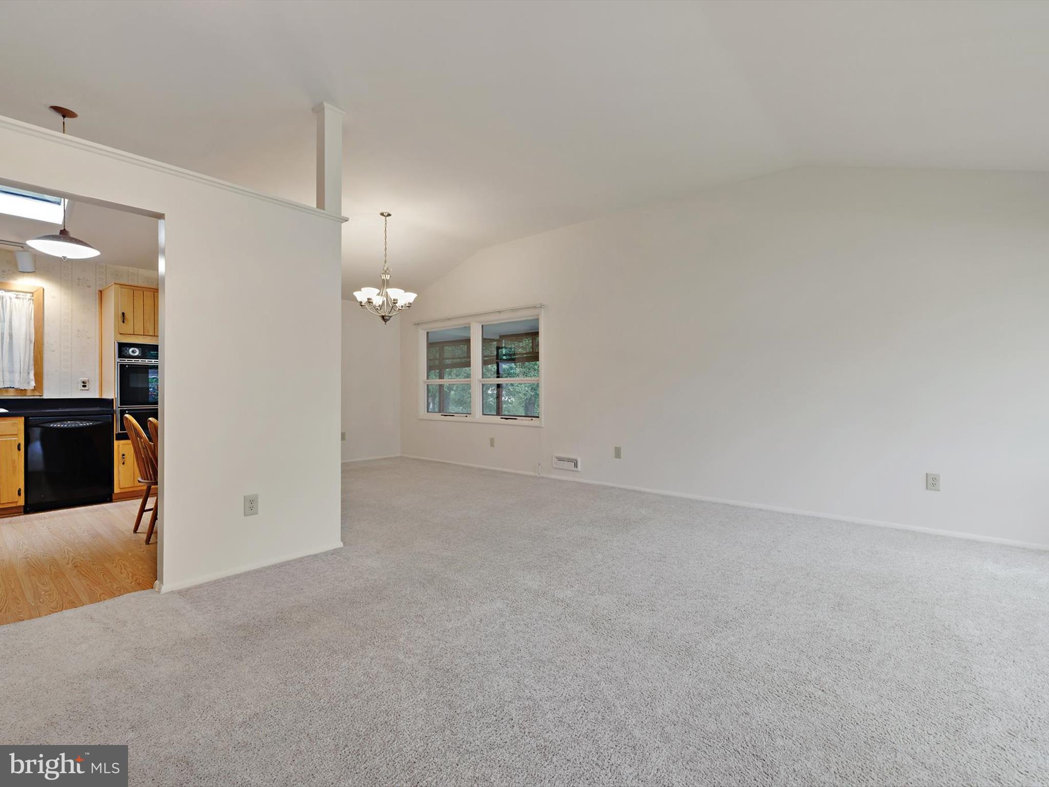 4 ANNE COURT