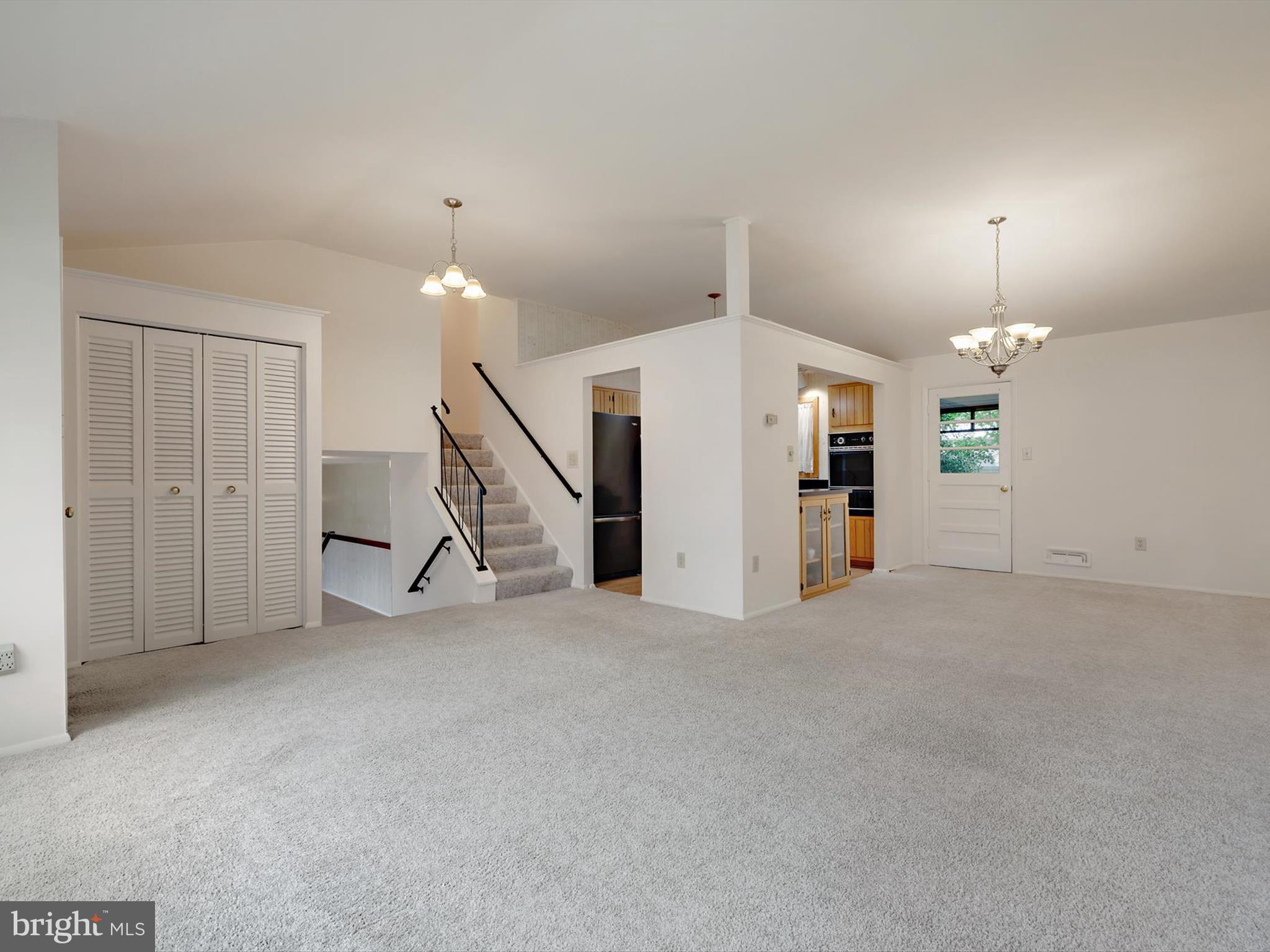 4 ANNE COURT