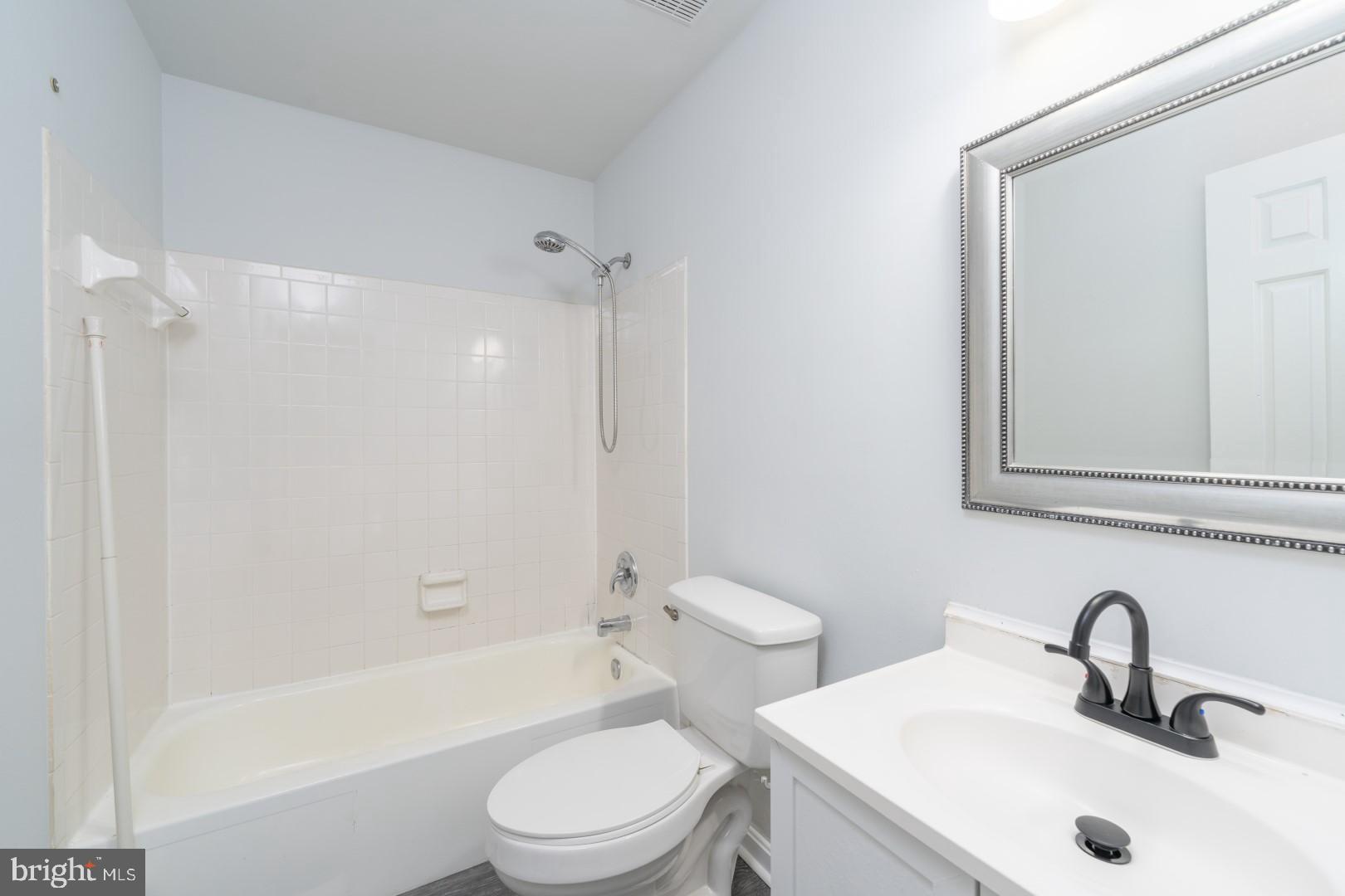 WOODLAND HILLS - Residential