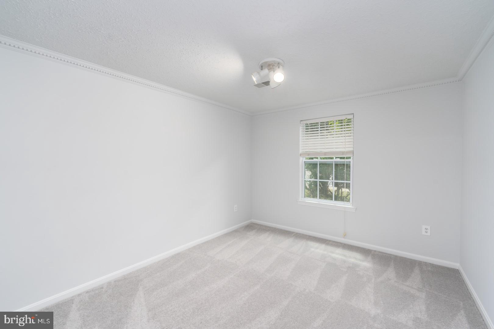 WOODLAND HILLS - Residential