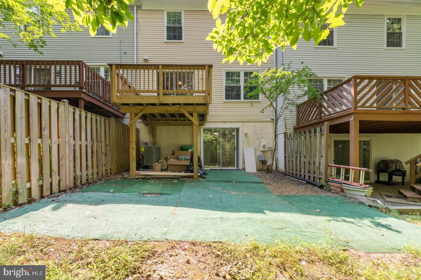 WOODLAND HILLS - Residential