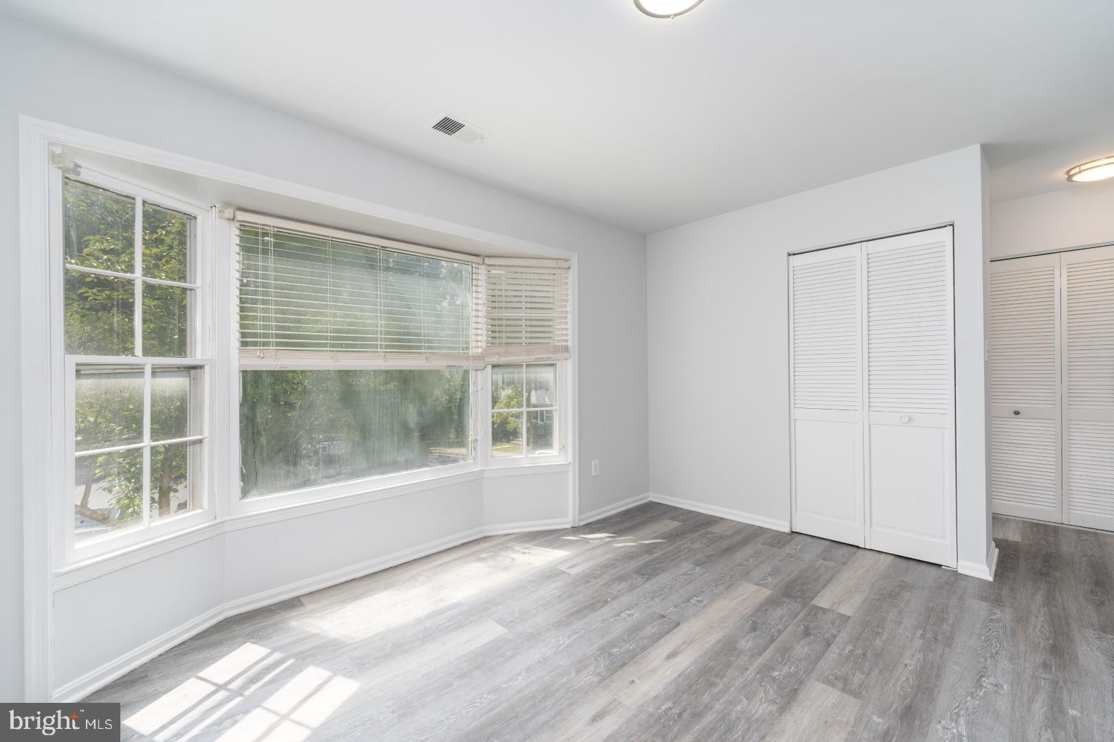 WOODLAND HILLS - Residential