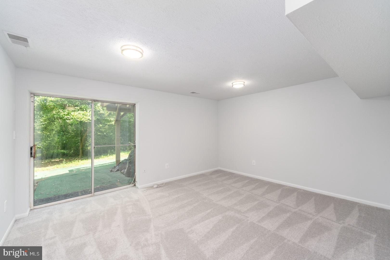 WOODLAND HILLS - Residential