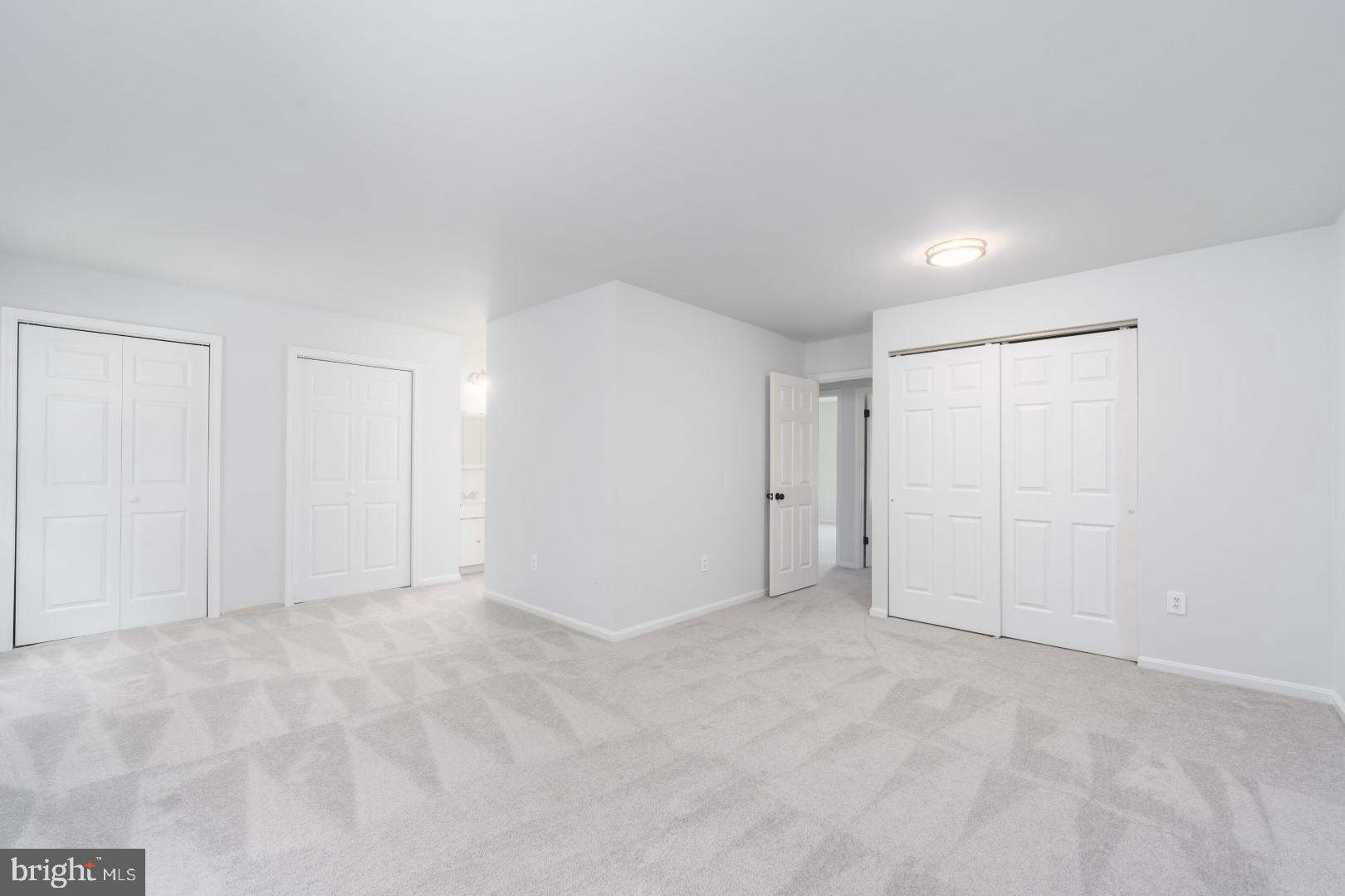 WOODLAND HILLS - Residential