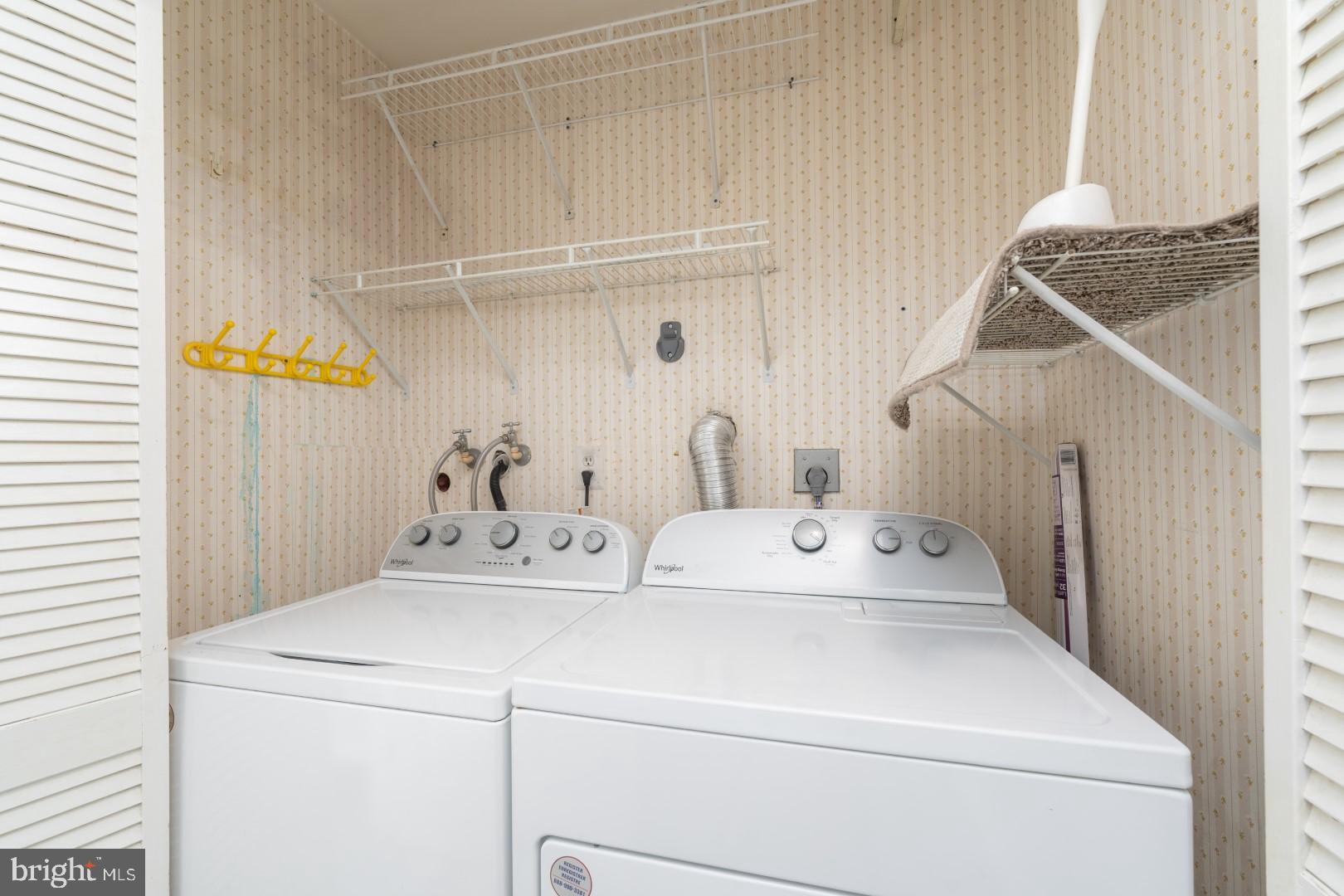 WOODLAND HILLS - Residential