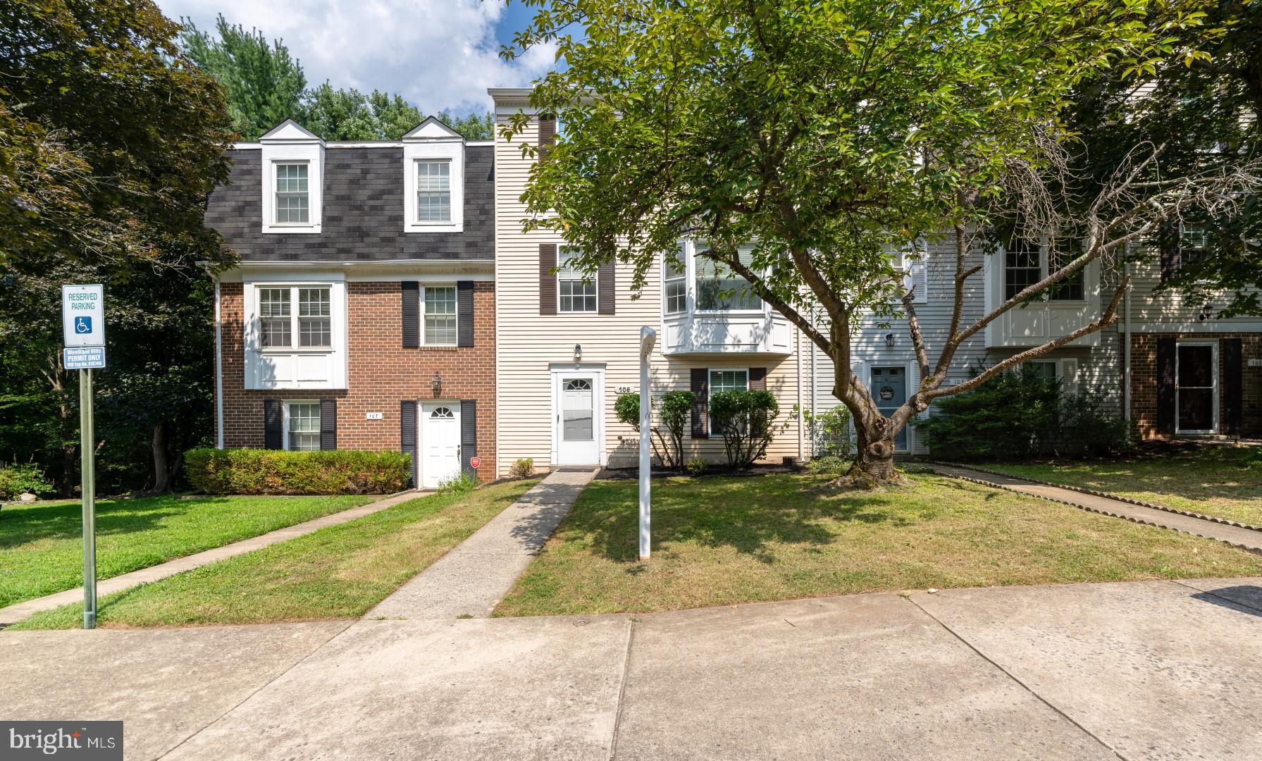 WOODLAND HILLS - Residential