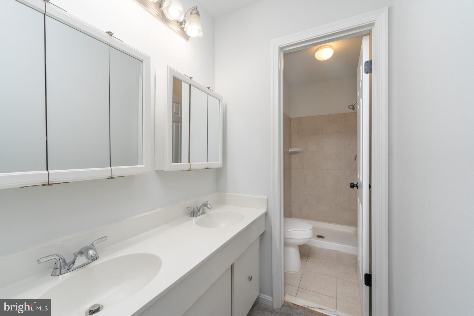 WOODLAND HILLS - Residential