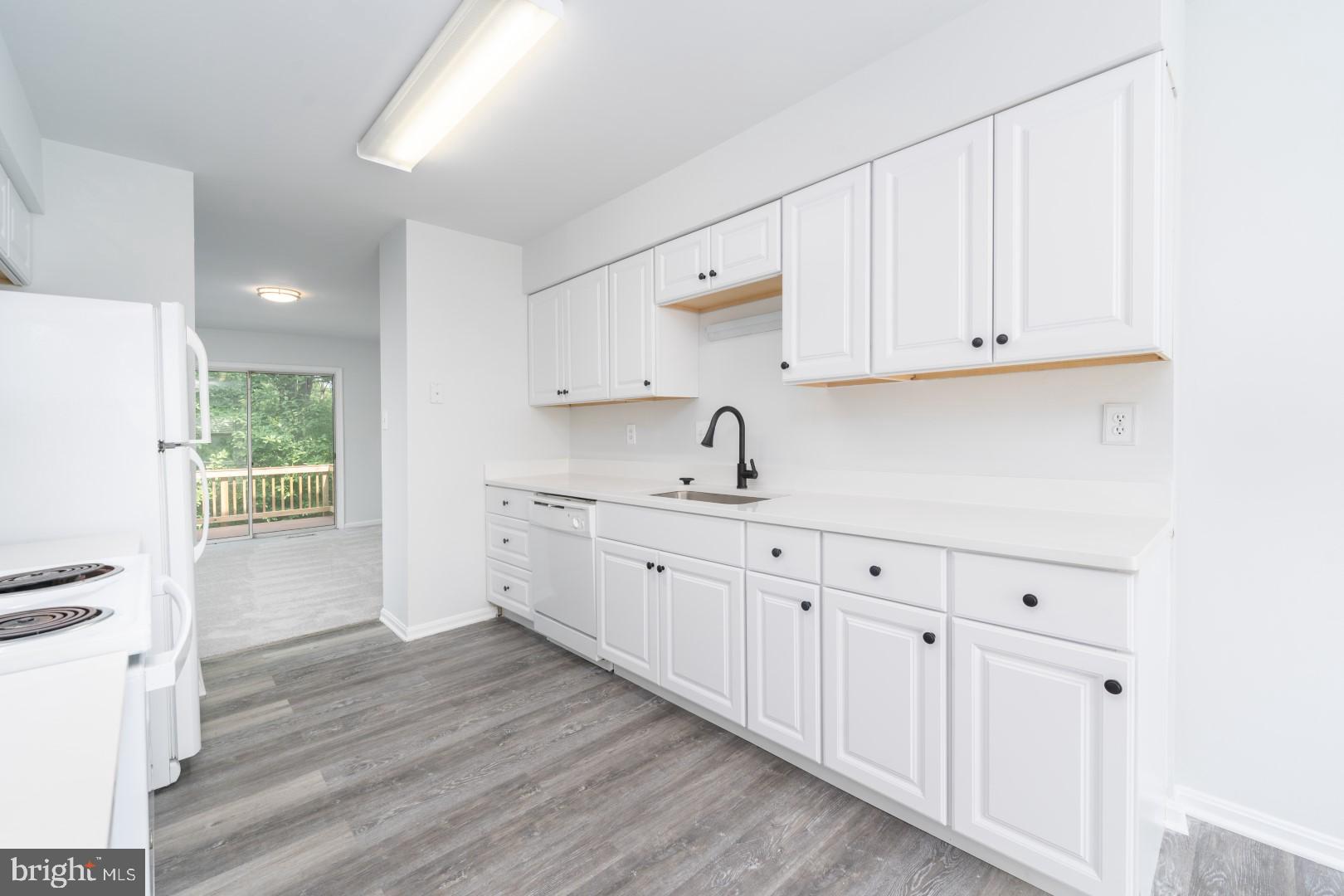 WOODLAND HILLS - Residential