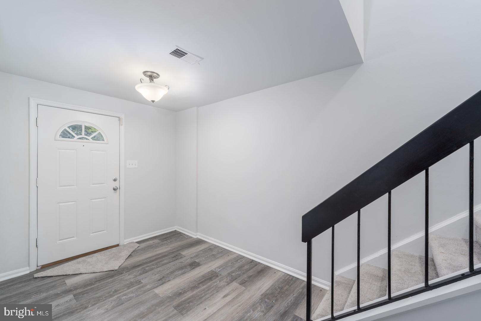 WOODLAND HILLS - Residential