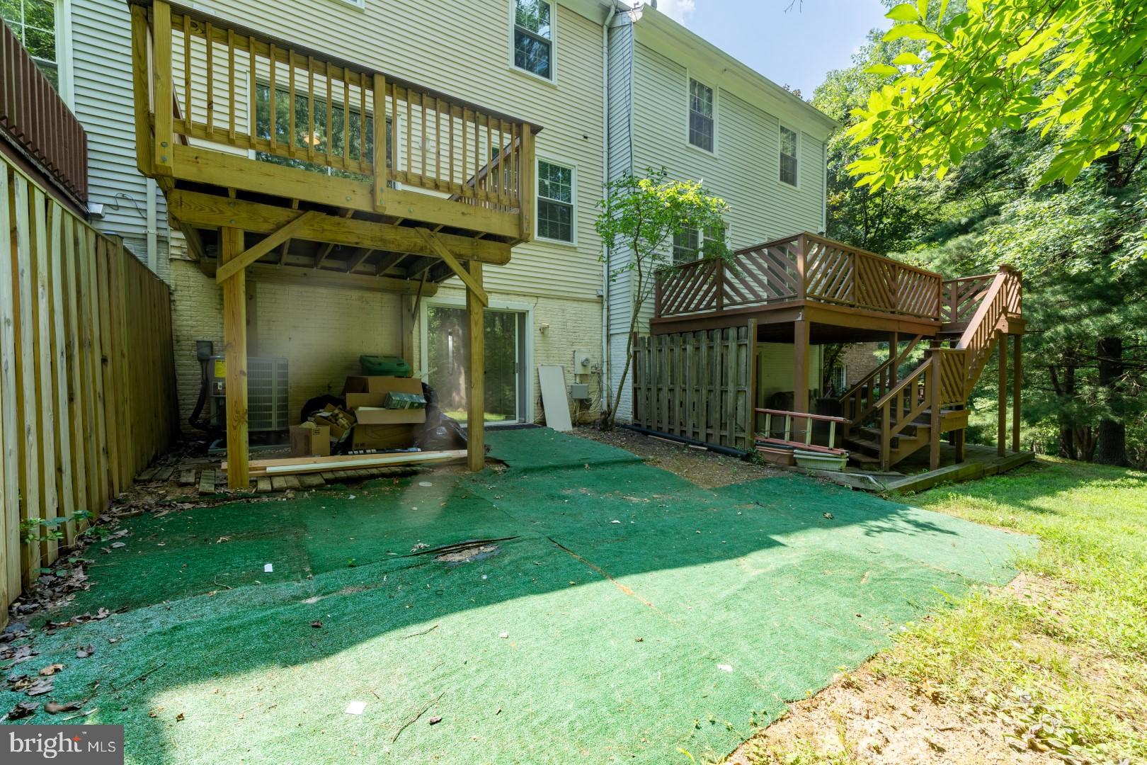 WOODLAND HILLS - Residential