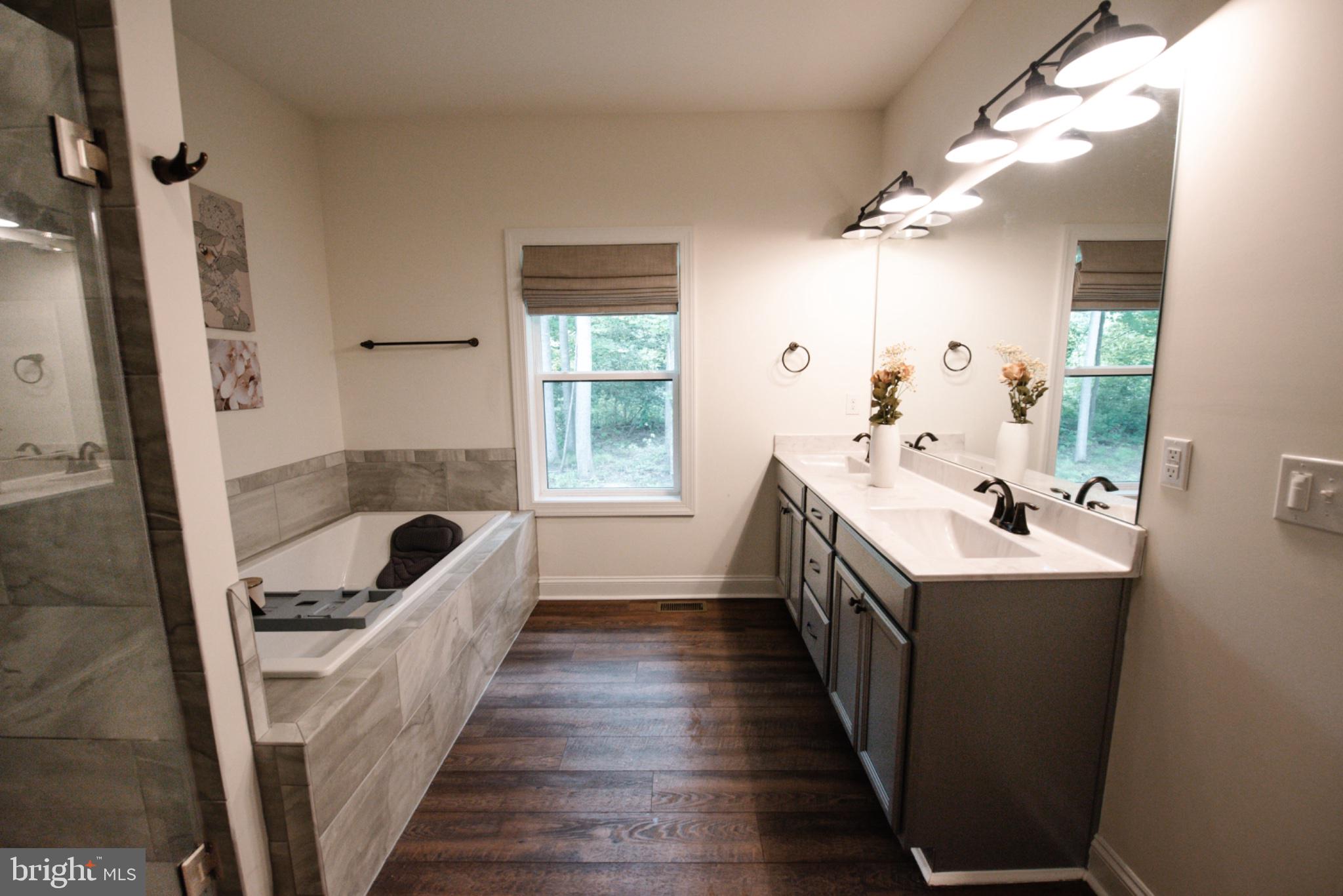 CANAAN WOODS - Residential