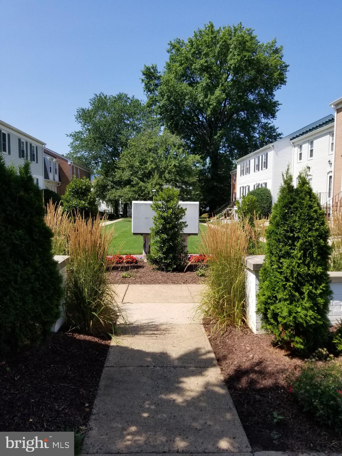 LEEDS SQUARE - Residential