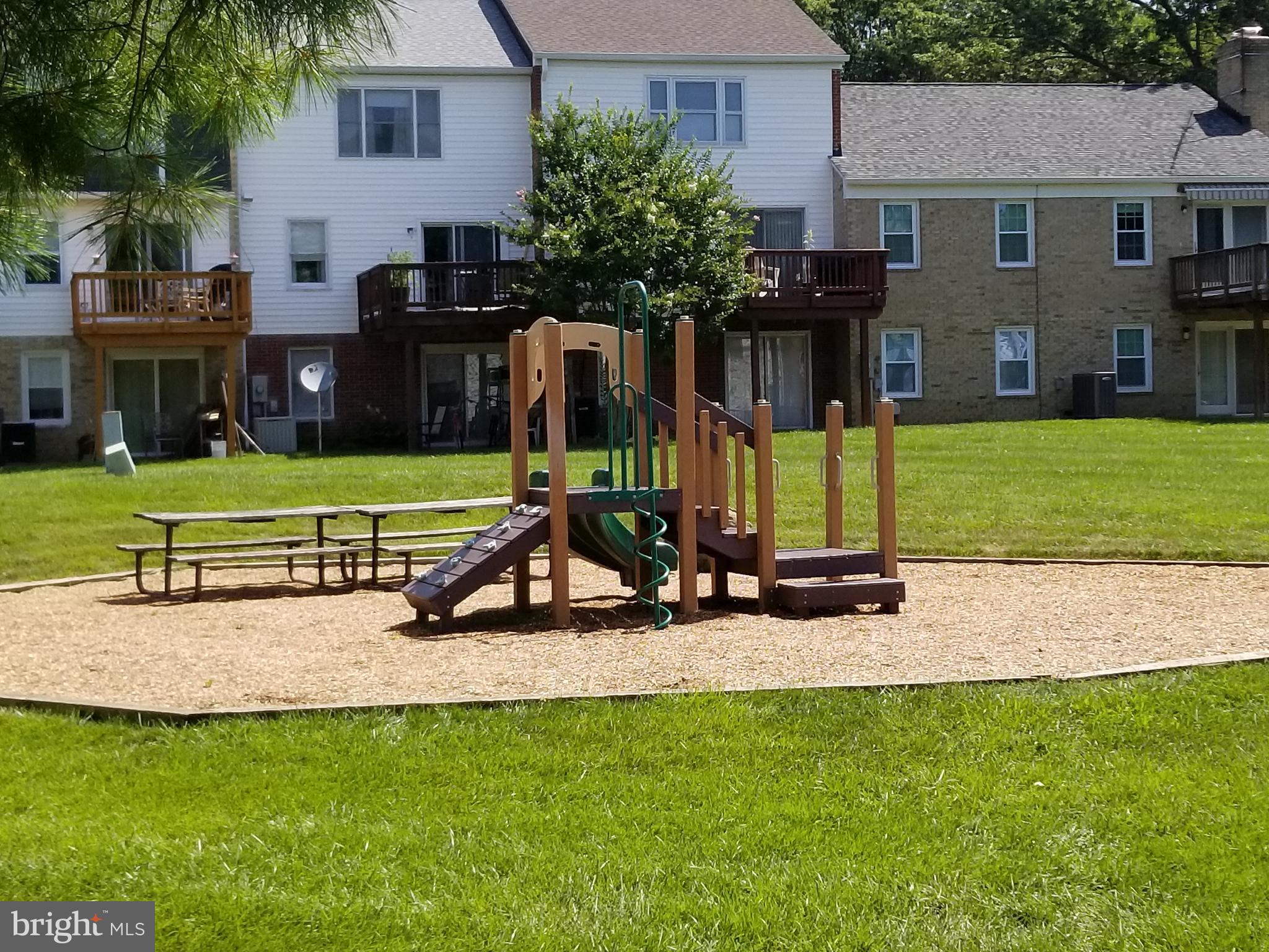 LEEDS SQUARE - Residential