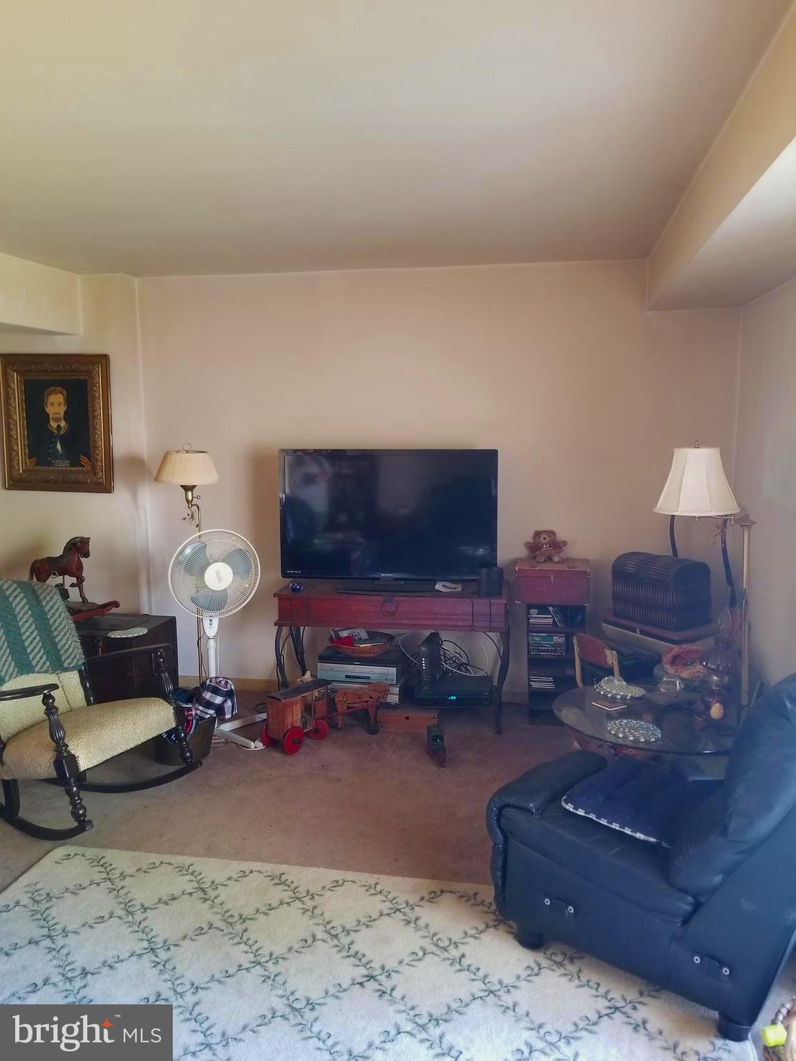 LEEDS SQUARE - Residential