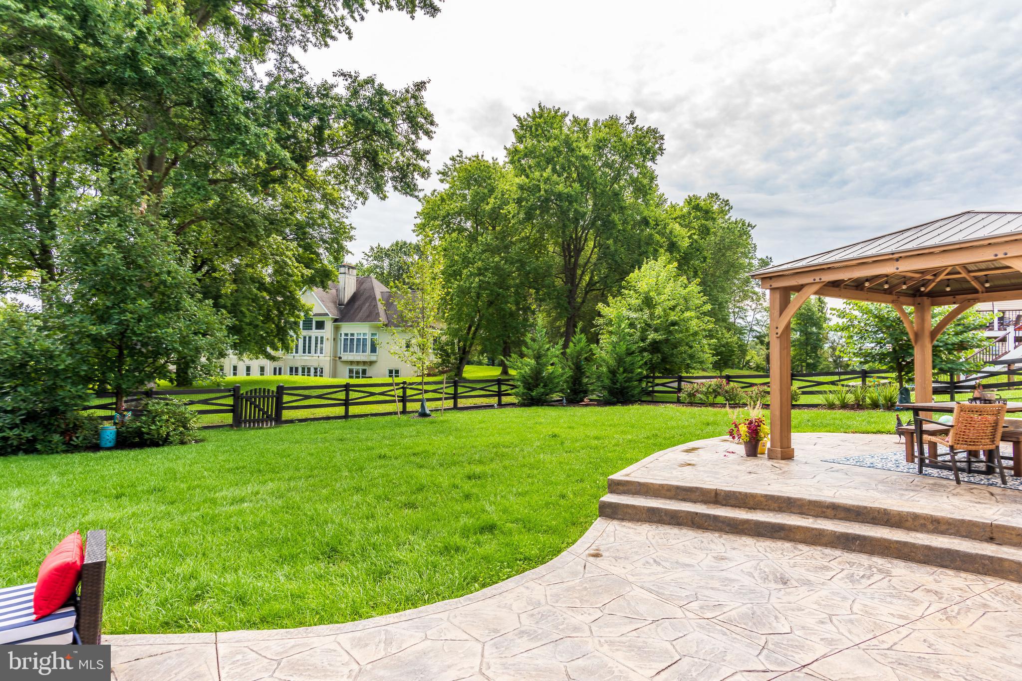 ROCKBRIDGE - Residential