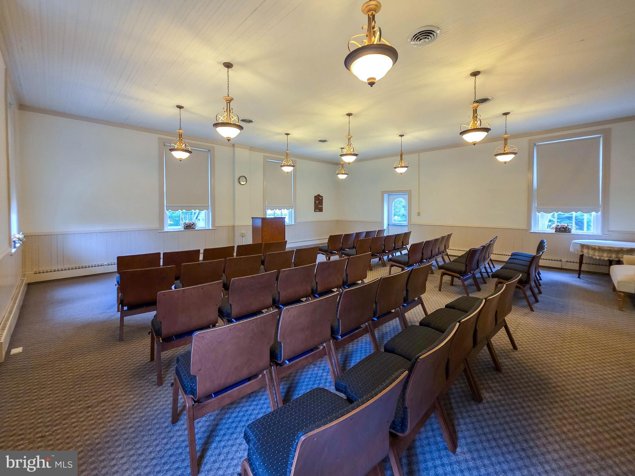 STATE LINE - Commercial Sale