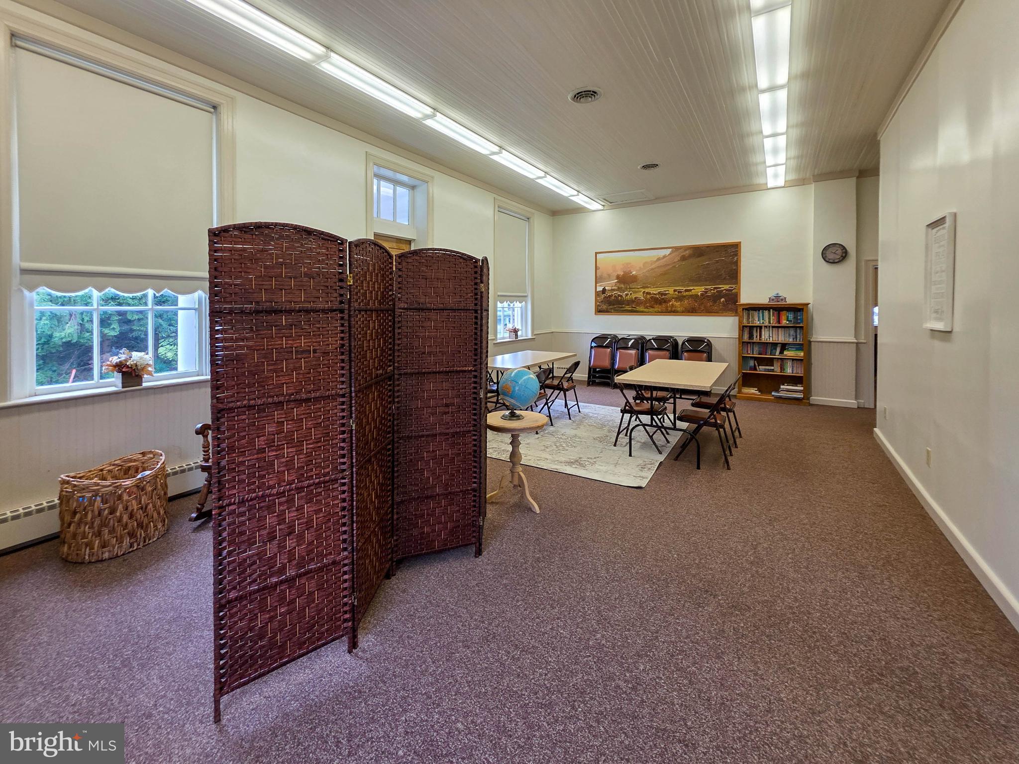 STATE LINE - Commercial Sale