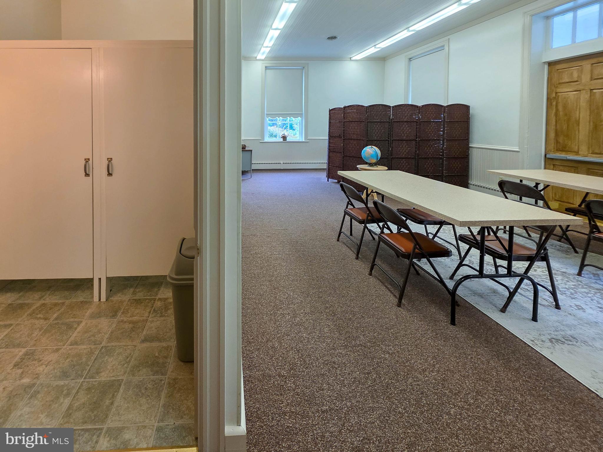 STATE LINE - Commercial Sale