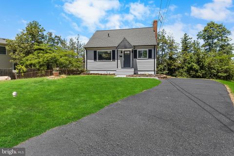 Photo of 1304 Cobb Court, WOODBRIDGE, VA 22191 (MLS # VAPW2121514)