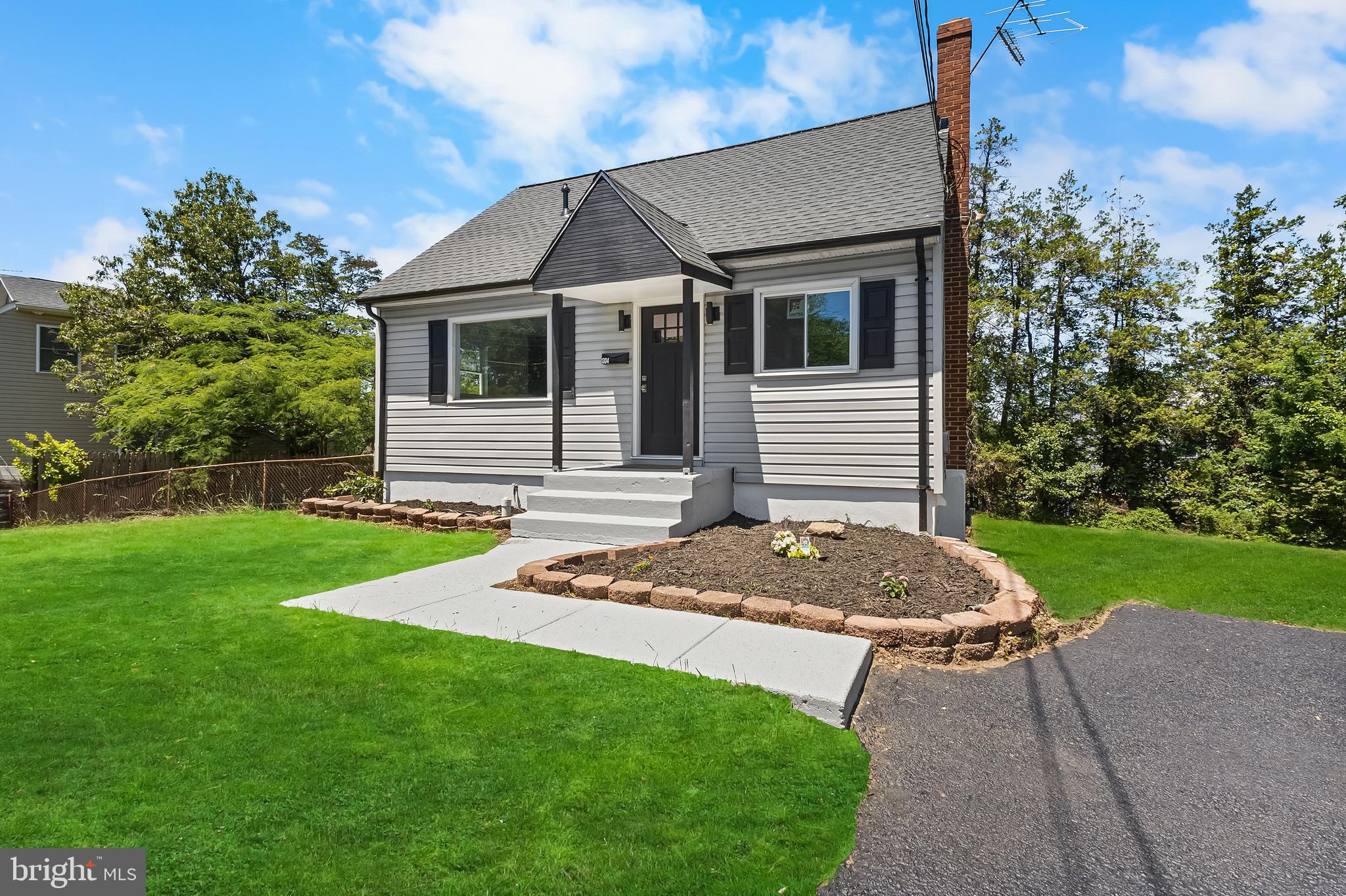 1304 COBB COURT