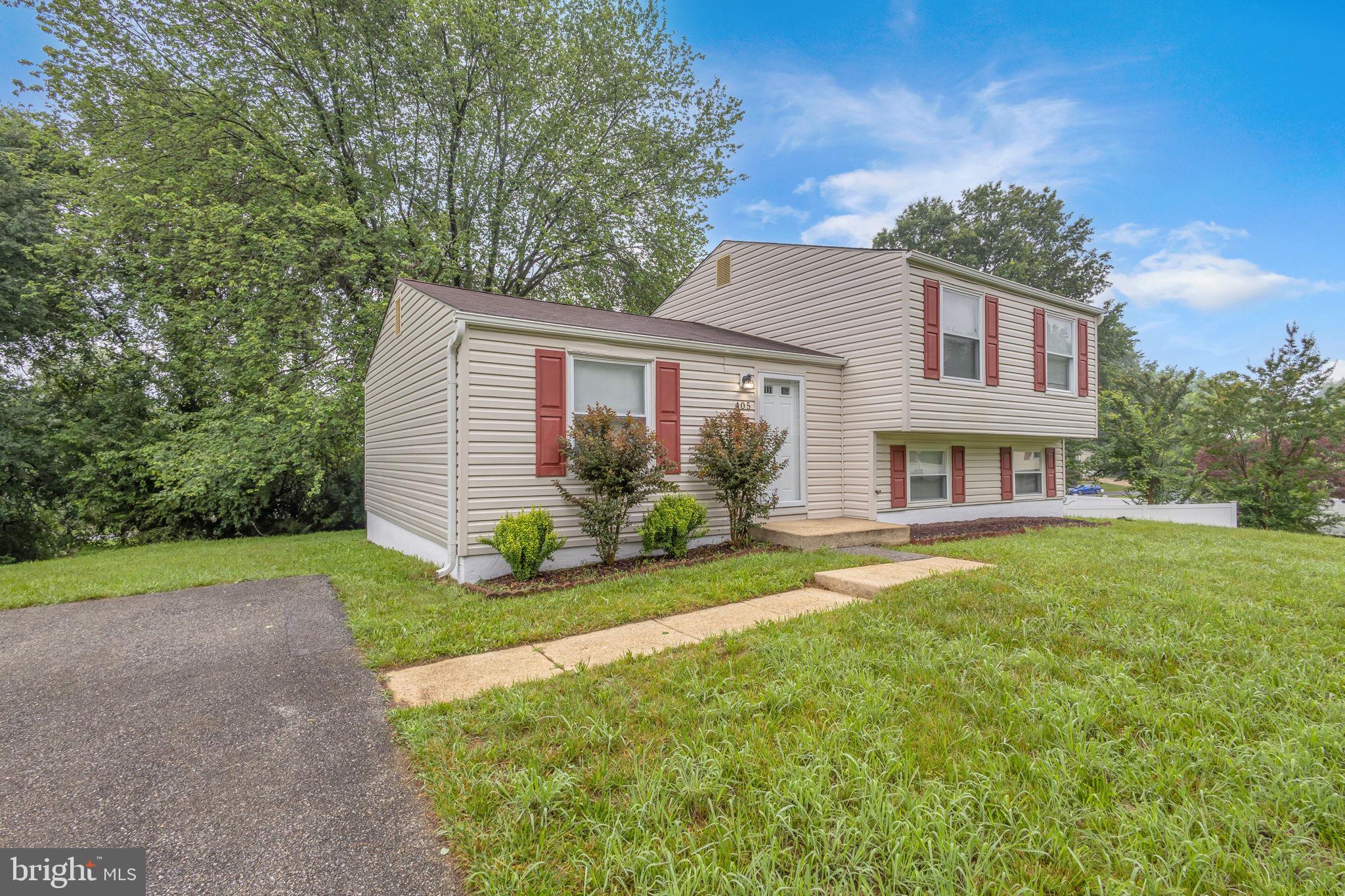 405 PRITCHARD LANE