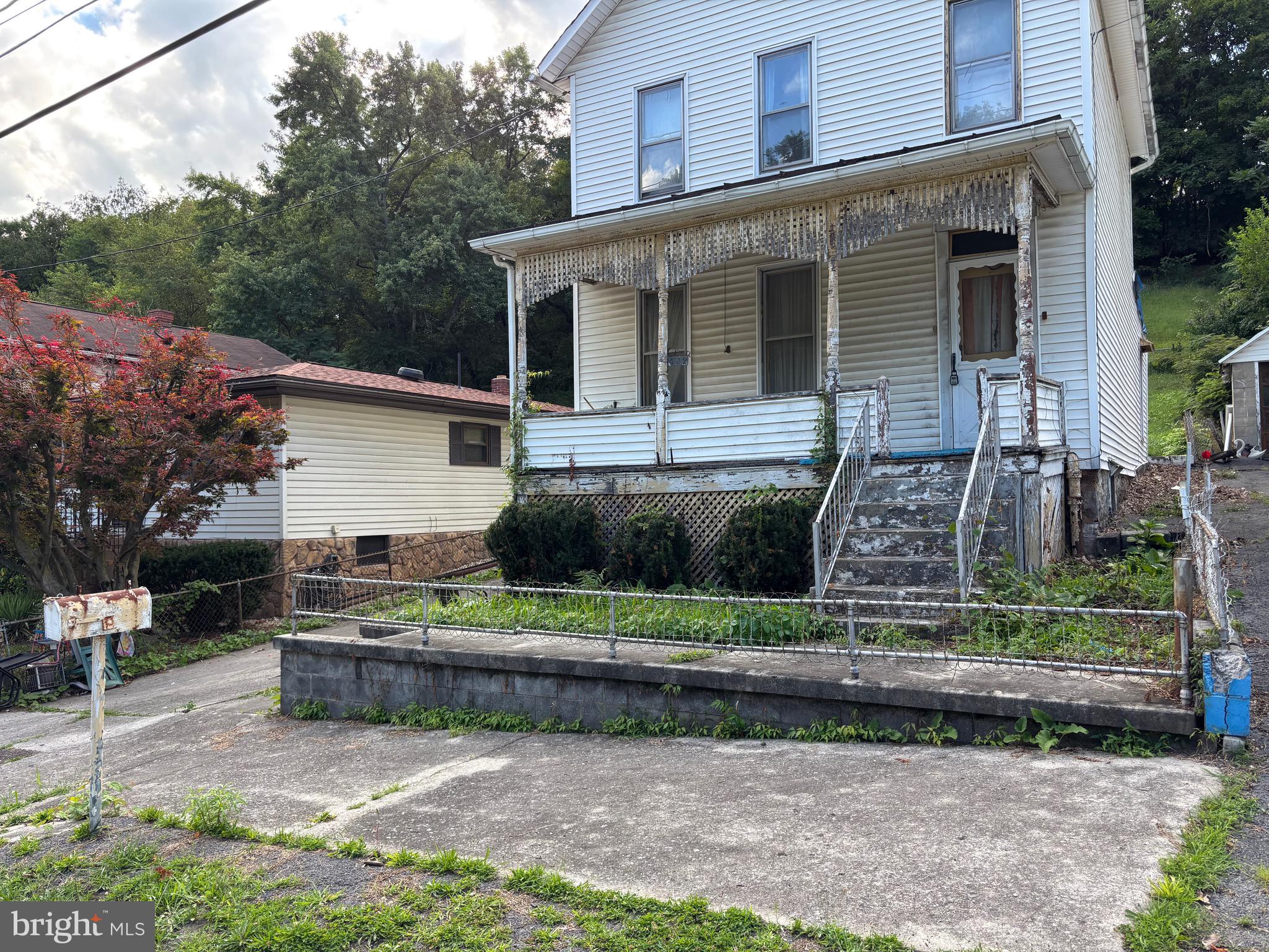 432 PINE AVENUE