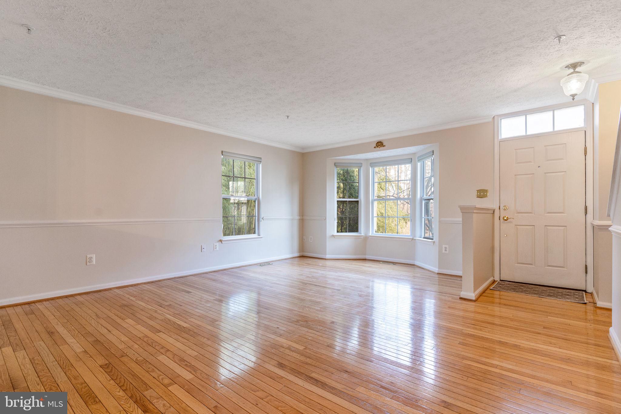 CROMWELL FOUNTAIN - Residential