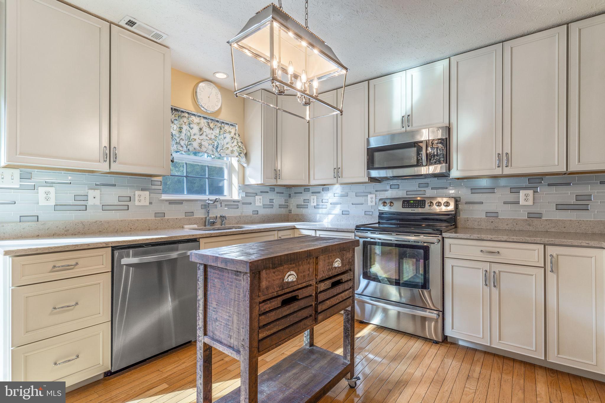 CROMWELL FOUNTAIN - Residential