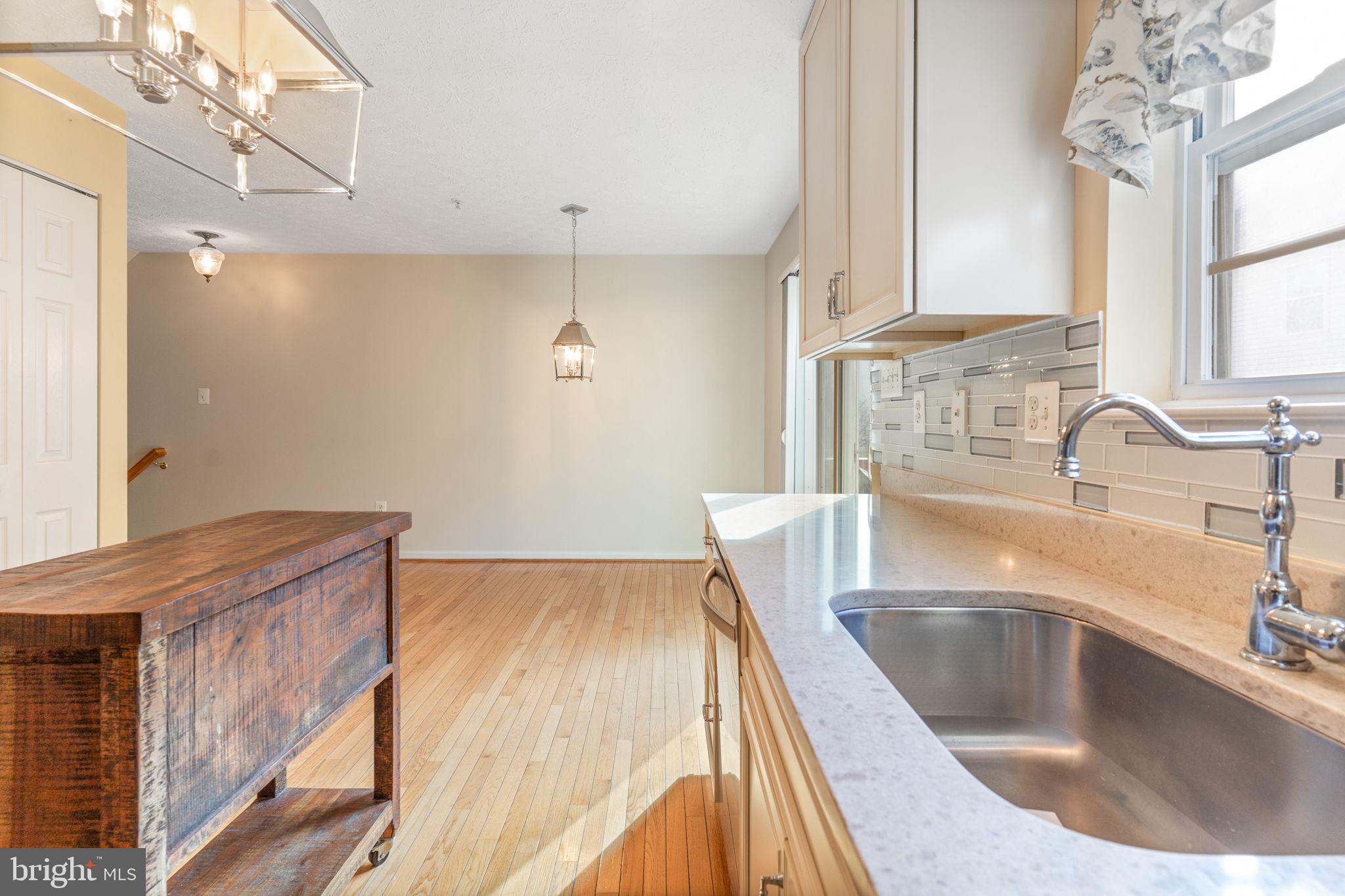 CROMWELL FOUNTAIN - Residential