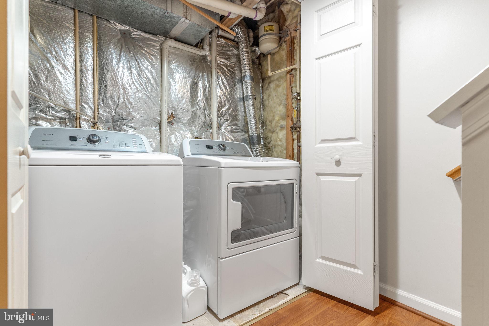 CROMWELL FOUNTAIN - Residential