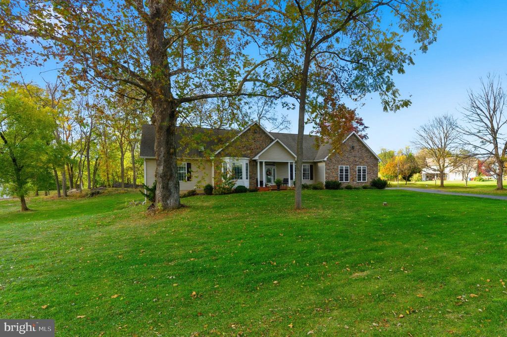 Photo of 9 Babbling Brook Lane, MARTINSBURG, WV 25403 (MLS # WVBE2045558)