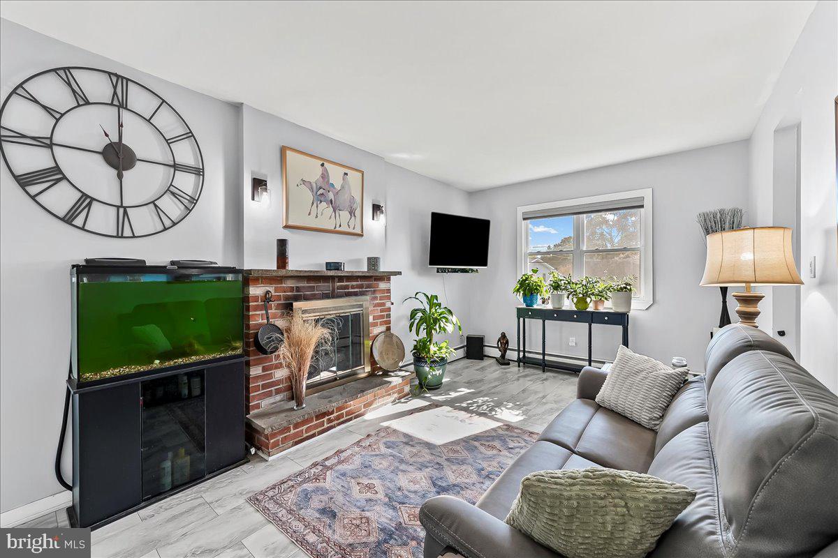 COLONIAL VIL GREEN - Residential