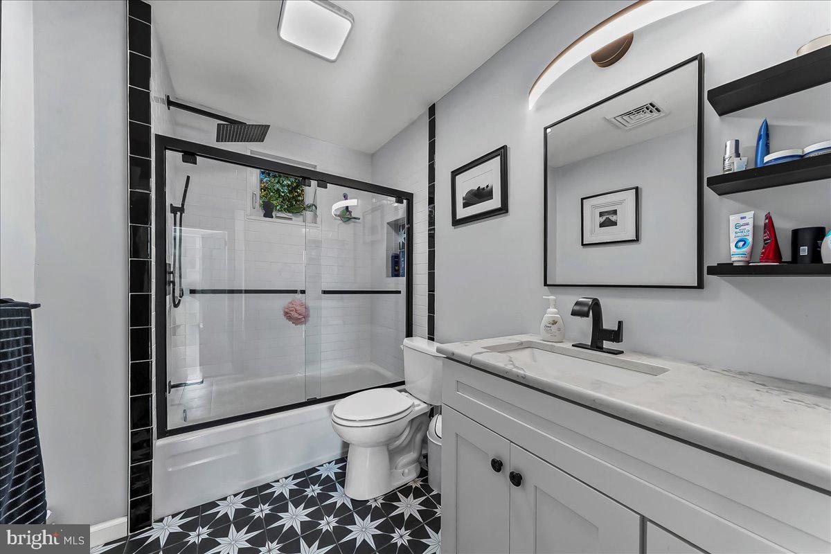 COLONIAL VIL GREEN - Residential