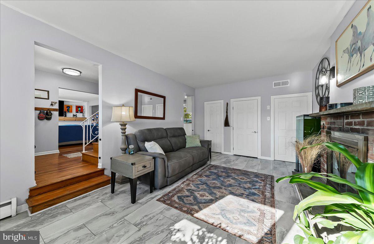 COLONIAL VIL GREEN - Residential