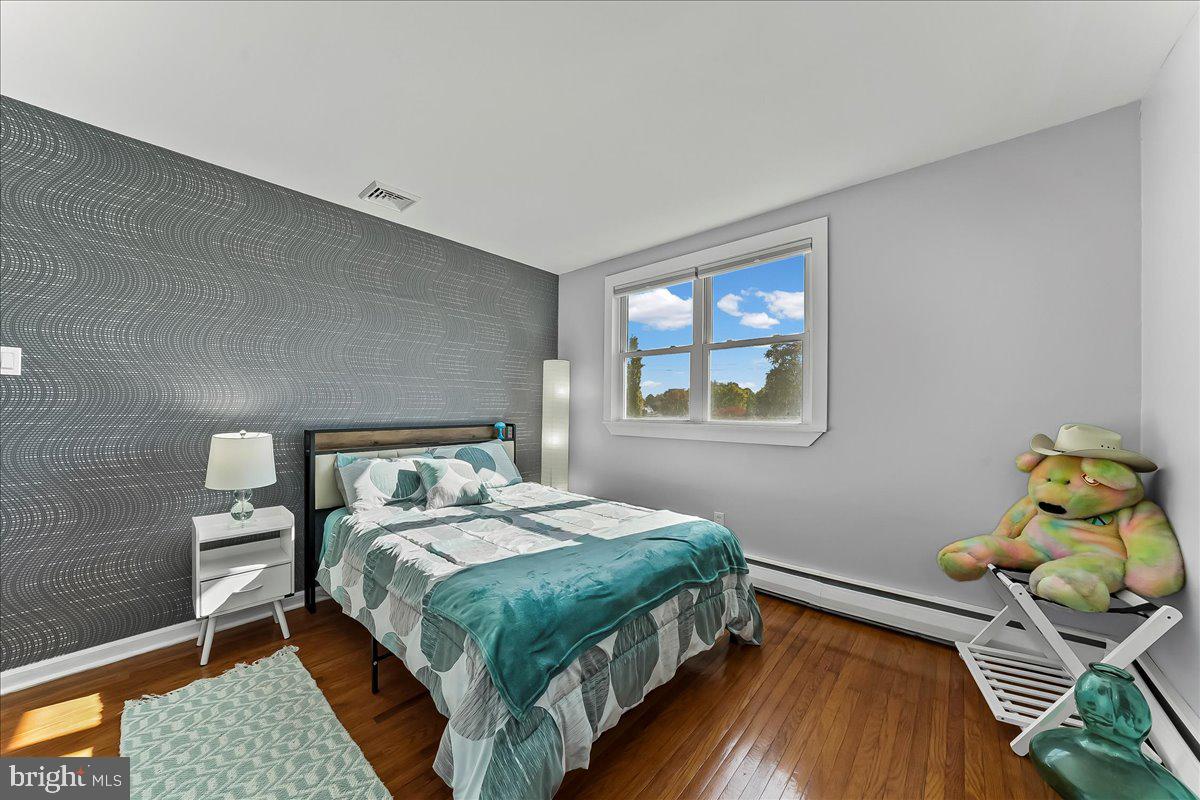 COLONIAL VIL GREEN - Residential